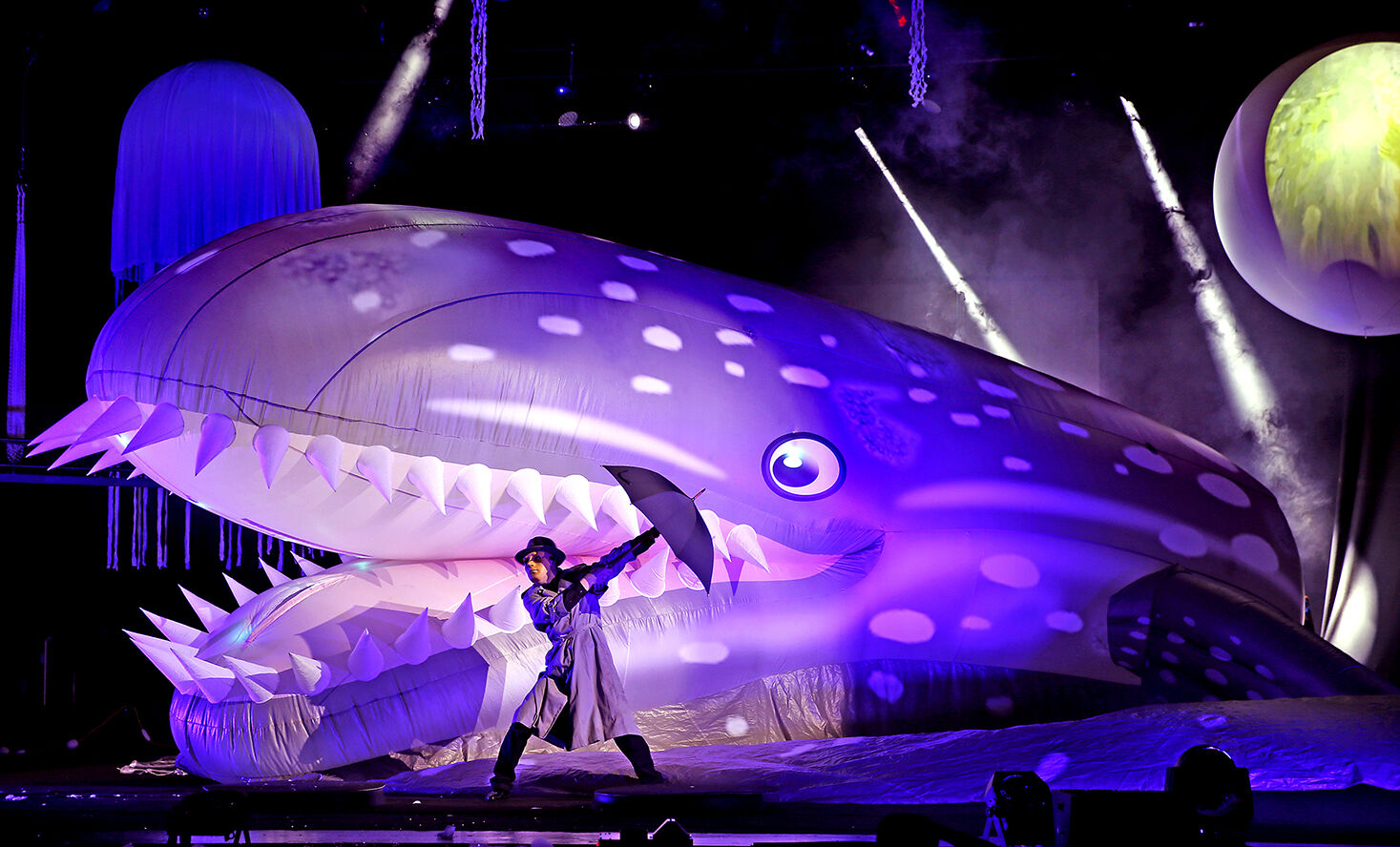 Cirque du Soleil, with soap